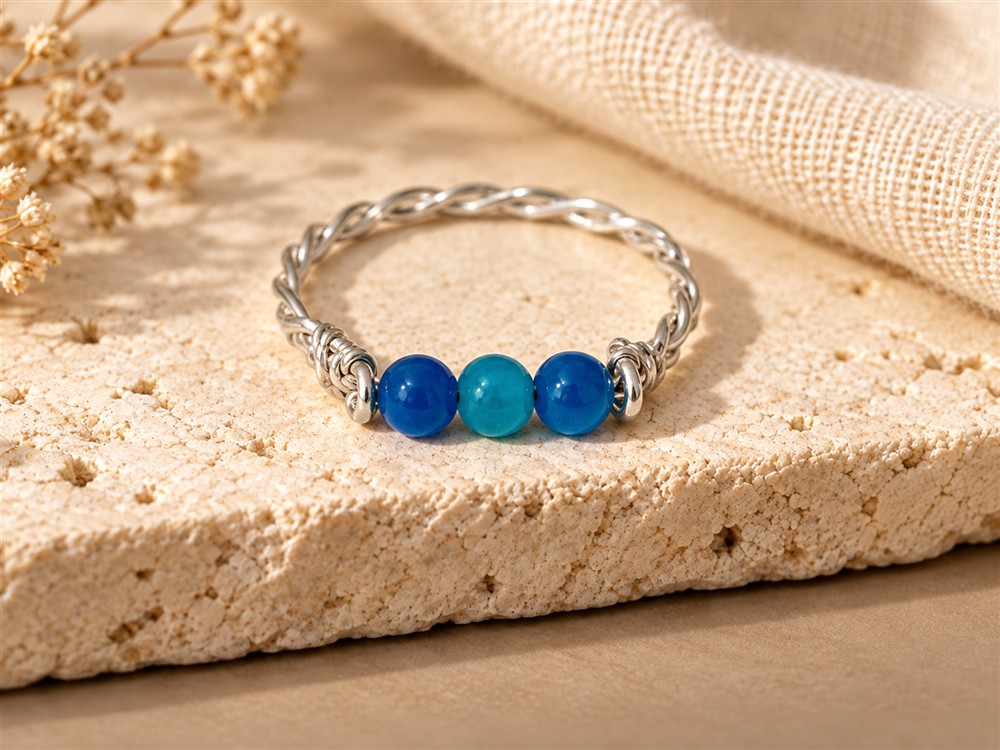 Ring Nr. 3 – Drei kleine Farbtupfer